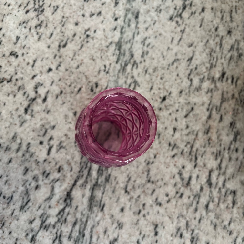 QUILTED DIAMOND PATTERN PINK VASE - Picture 2 of 5